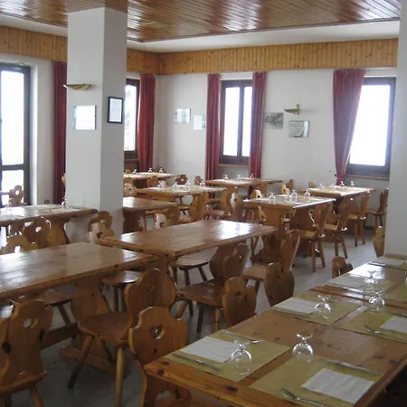 Casa Della Neve 호텔 *